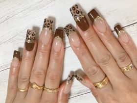 		スカルプチュア。ヒョウ柄。